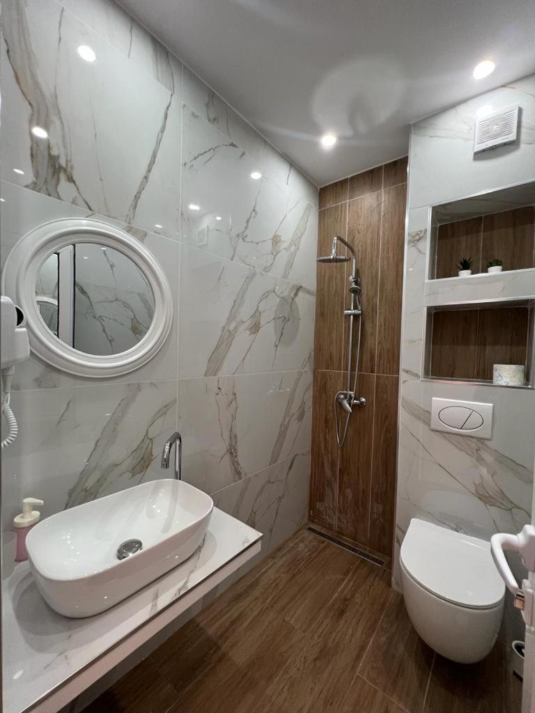 Apartments Sadiku With Sea View Saranda Extérieur photo